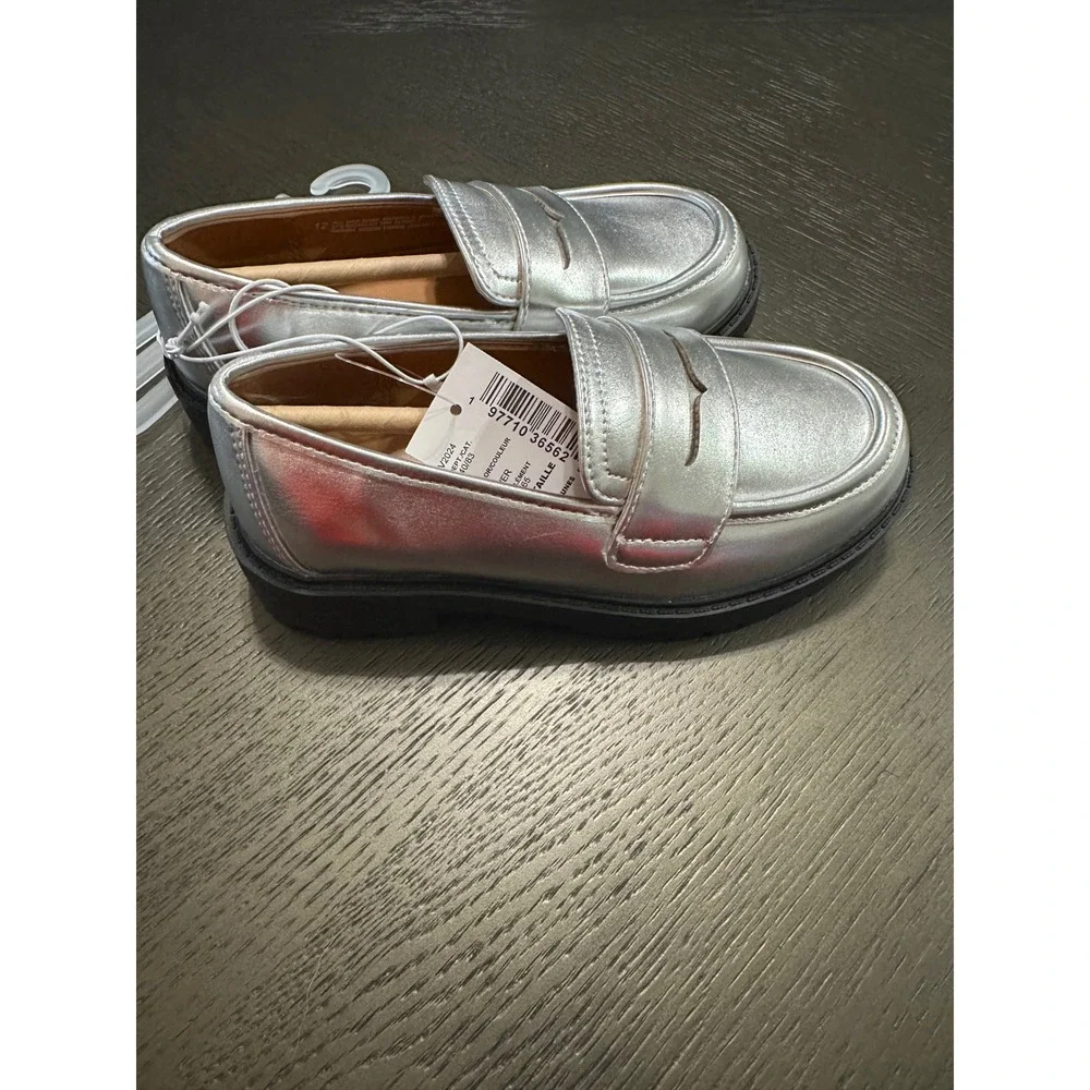 Children's place Youth Silver Loafer Shoes Shiny Metallic Slip On‎ Girls Size 12
